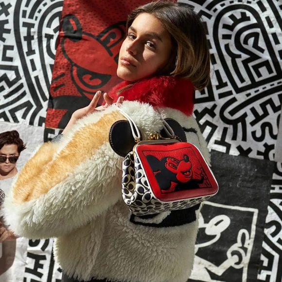 Coach Disney Mickey Keith Hearing kisslock - Picture 2 of 12